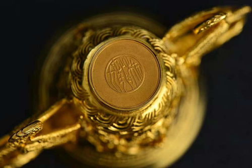 在金銀這類貴重金屬上做雕刻,讓金銀變得更加珍貴